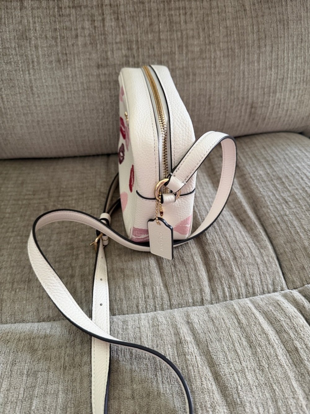 Coach Cream Jamie grained, leather Crossbody with Pink & Red Lip Print - Picture 3 of 9